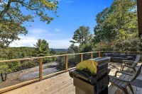 Woodsy/Modern Cabin, Big Views, Firepit, Close Hikes, Wifi, 12 Min to Br,
