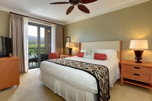 Beachfront Bliss at Honua Kai Resort – Romantic Penthouse Floor Condo, Sleeps 4