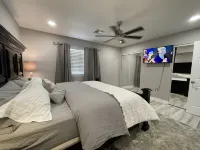 Wknd@Bernies-Romantic Secluded Desert Oasis-Cozy 2Bd Villa-Pvt Hot Tub Boat Prkg