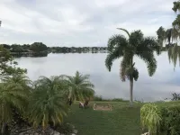 Lakefront Artist's Loft - Relax in Luxury!