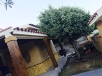 Detached cottage with garden and barbecue 1km from the beach of Solanas Hotel a 