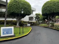 Villa On The Ocean - One Of Largest Condos On Alii Drive. Directly Oceanfront.