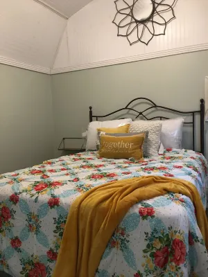 The Cranny @ Cookson —Tiny House Experience!!  Night,  week & monthly stays