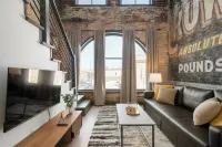 Cozy 1-bedroom loft apartment with AC and WiFi in charming Wabash Hotels in Wabash