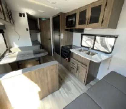 LUXURY CAMPING IN THE HEART OF THE MAINE LAKES REGION MINUTES TO NAPLES CAUSEWAY Hotels in Casco