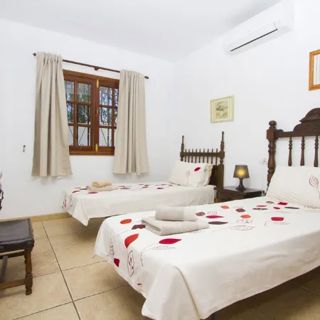 3 Bed Villa, Private Heated Pool Central Puerto Del Carmen, Fantastic Locatio