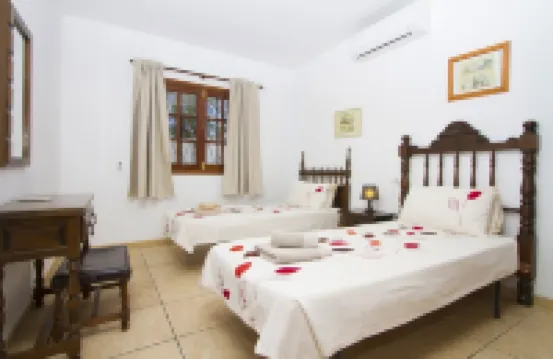 3 Bed Villa, Private Heated Pool Central Puerto Del Carmen, Fantastic Locatio