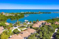 Gorgeous, Peaceful Island Retreat-3 Bedroom-2 Bath