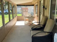 Cozy 2-bedroom cabin with WiFi, AC, garage, sleeps 6 in Saint Helen 222 Hotels in Roscommon County