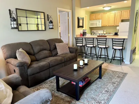 Steps to slopes at Bryce Resort! Family-sized condo with balcony and fireplace