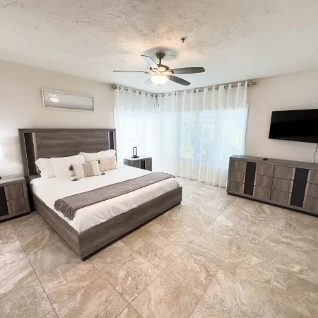 Beautiful Beach Longboat Key Townhouse