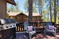 Pinecone Paradise Cozy 3-bedroom cabin with family fun amenities