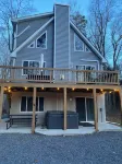 Pocono Chalet,2 Acres,Hot Tub,Pool Table,Firepit,Gas Fireplace,A/C,Pets OK
