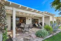Desert Paradise Retreat Awaits on Golf Course with Sunset & Mountain Views