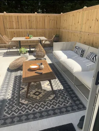 Cheerful town home with private patio, close to downtown Alpharetta.