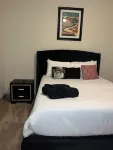 Downtown Luxury Oasis /  Parking , Amazing Pool