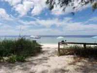 Walk to the Beach! Private Villa with Pool & Lanai – Perfect Naples Getaway