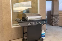 Newer Built Home with Pool, Spa, & Firepit