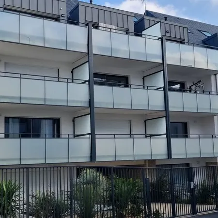 Very Nice 2 Bedroom Apartment in the Heart of Concarneau - Balcony - Parking