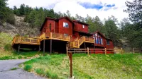 Picturesque Mountain Retreat with Private Creek