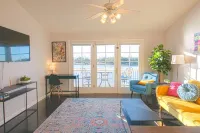 Escape on the Cape - Riverfront Sunset Views in Downtown Wilmington