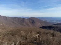 4 BR cabin mins to trails & breweries pets welcome