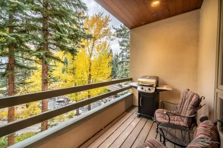 Superb 3 Br Townhome in Cascade Village w/Bikes, Shared Spa, Sauna & Cold Plunge Отели рядом с достопримечательностью «Dr. Scott Raub, DO»