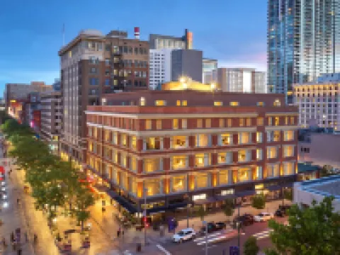 コートヤード バイ マリオット デンバー ダウンタウン デンバーのホテル