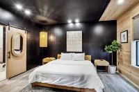 Luxury 3 Bedroom Villa with Private Rooftop Hotels in Central City