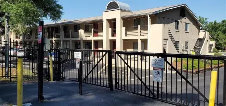 Cozy 1/1 Walking distance to Doak Campbell Stadium and campus Отели рядом с достопримечательностью «FSU Flying High Circus»