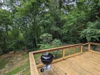 Glenn Falls Cottage with spectacular treetop views and access to the Glen Falls!