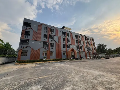 New Home Nakhon Chai Si Hotels in Самфран