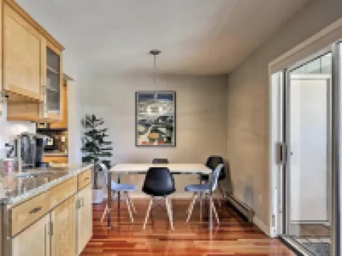 Fraser Condo Near Tubing Hill! フレイザーのホテル