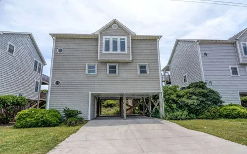 "Comes A Time" Oceanfront - Best Surf City location, walk to everything!