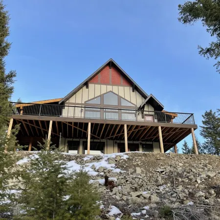 Mountain Retreat: Stunning Views, Off-Grid Luxury, Trails, Fishing, Stargazing