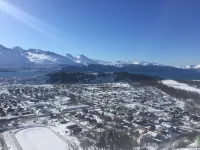 Black Gold Getaway .....Walking Distance to Town