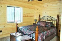 Beautiful Birchwood Lake Cabin; Awesome Fishing & Sunsets, plus game room!