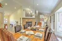 Newly Renovated Mtn Home w/ views, backyard oasis, 2 grills, near dwtn & Pools