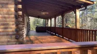 Beautiful real log cabin - hot tub, pool table, great view, WI-FI Internet