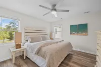 *Heated Pool Oasis* Oceanside * Standalone Beach House * Centrally Located* - プライペートプール