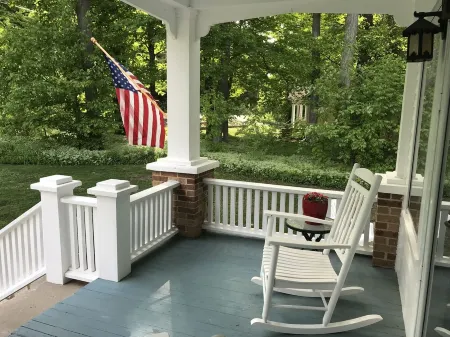 Welcome to your home away from home in the heart of Sister Bay!