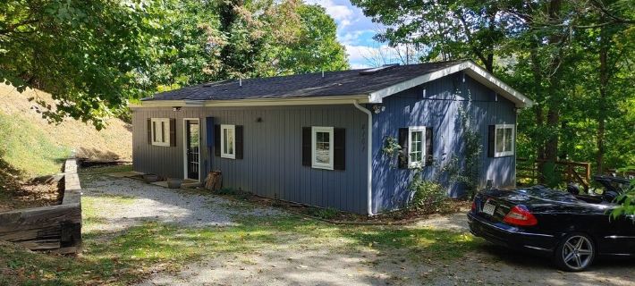 Claytor Lake Hideaway Hotels in Pulaski County