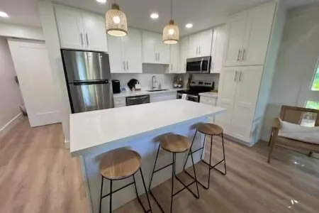 Brand New!  Turtle Bay Fairway Condo Отели рядом с достопримечательностью «Turtle Beach»