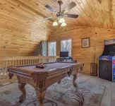 Unique Peaceful- Romantic, Private Pool, Fireplace, AC-Wifi, Delightful Smokies!