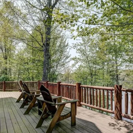 Luxury 7,500‑ Lakefront Lodge, Private Dock & Snowmobile Access