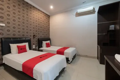 RedDoorz Near Pantai Panjang Bengkulu 2 Hotels near Timezone