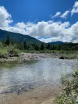Rivers Edge A River Front cabin with Majestic Mountain View’s