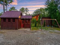 Waterfront On The Mt. Fork River, Fox Island Is Totally Secluded and Private! Hotels in Broken Bow