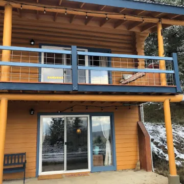 Cabin in the woods, with lake view and hot tub