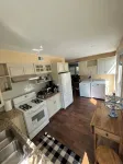 Charming 2-bedroom apartment with WiFi, AC in tranquil Morristown Отели в г. Морристаун